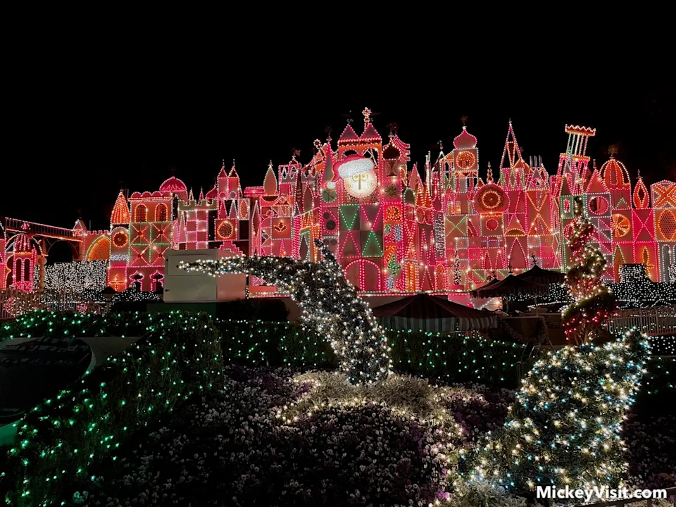 it's a small world Holiday lights