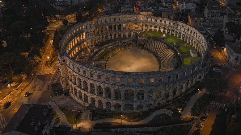 Pula Arena at night