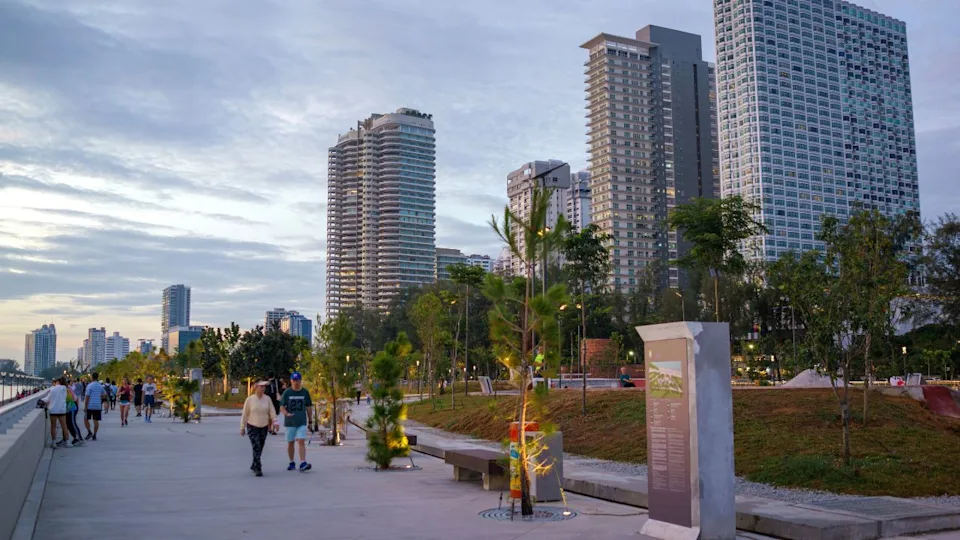 PENANG, MALAYSIA - 17 FEB 2024: View of Gurney Bay, formerly known as Gurney Wharf, is a seafront park within George Town in the Malaysian state of Penang.