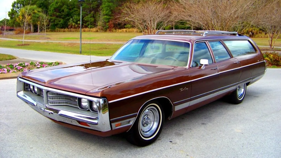 1972 Chrysler Town & Country Station Wagon