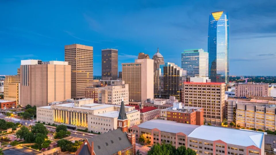 Oklahoma City, Oklahoma, USA downtown skyline at twilight.