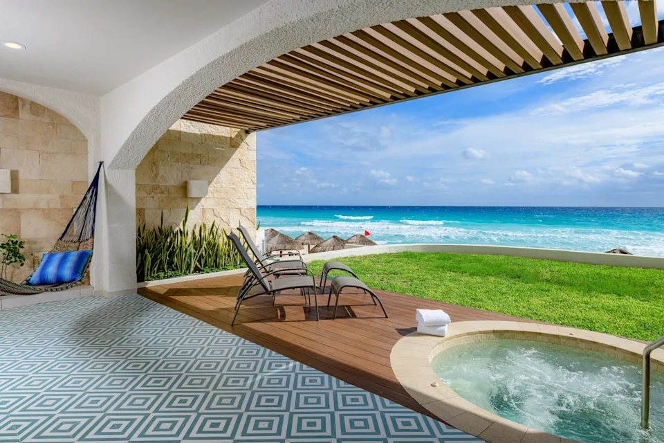 Hilton Cancun Mar Caribe All-Inclusive Resort Enclave Suite