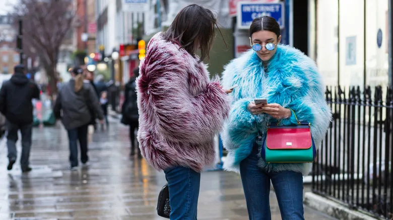 Two Londoners on the street during fashion week