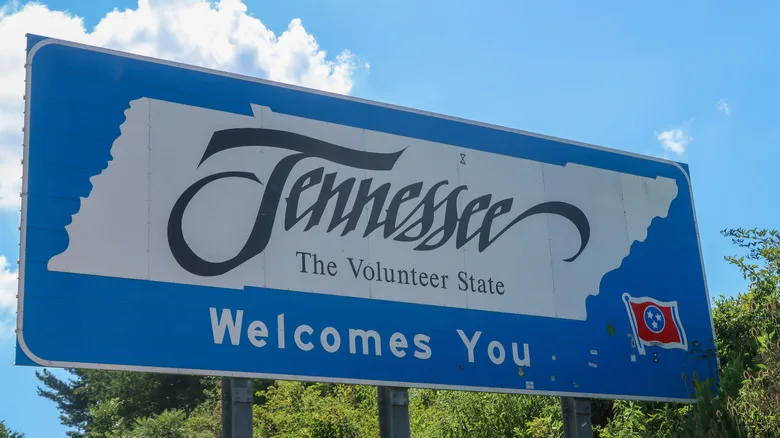 A welcome sign in Tennessee that says it's the 