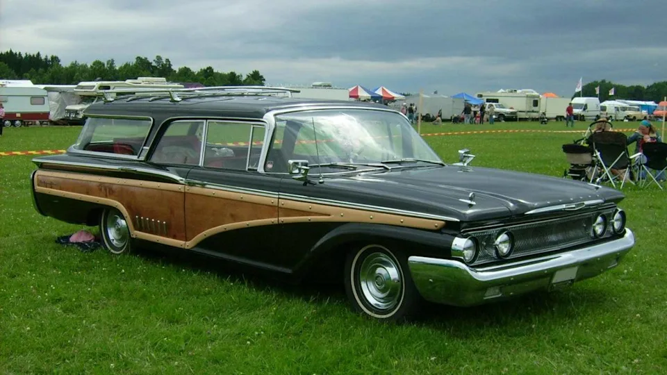 1960 Mercury Colony Park front 3/4