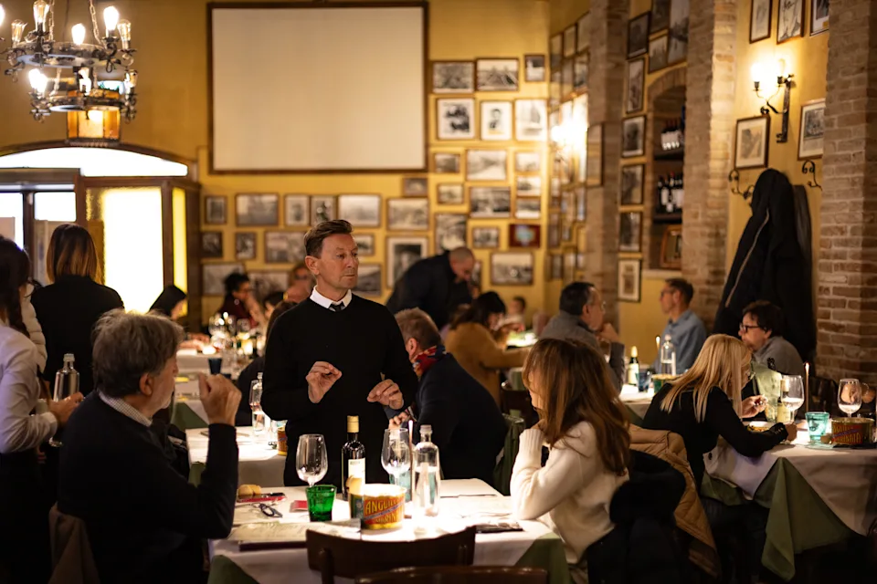 Interior of Al Cantinon restaurant