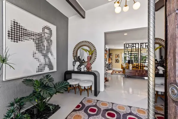 On this listing, the agent is also the current homeowner.