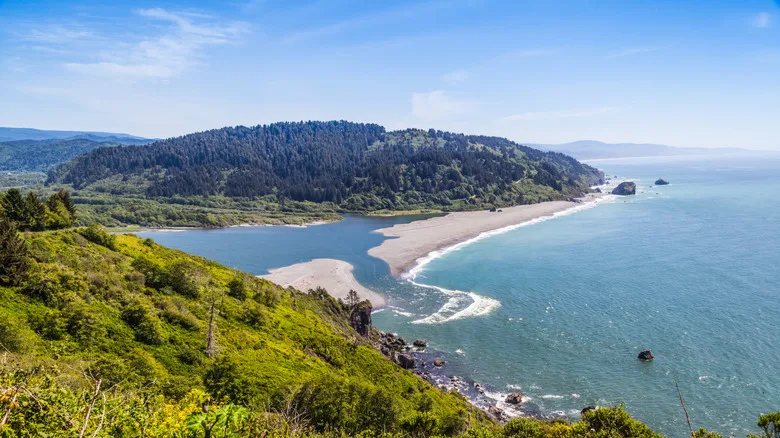 The Klamath River Overlook Pacific