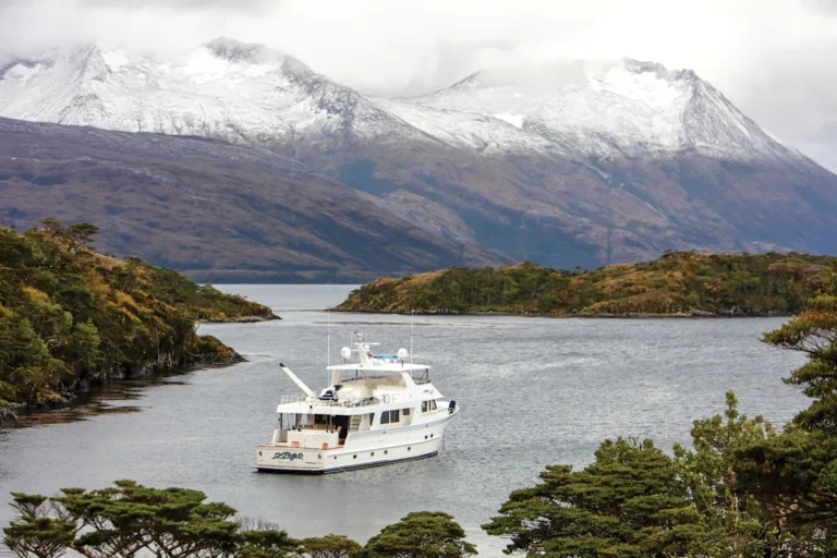 Outer Reef and EYOS Expeditions Partner for Adventures