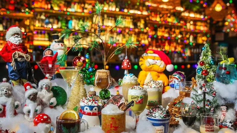 Sleigh Love pop-up Christmas decorated bar at Hey Love.