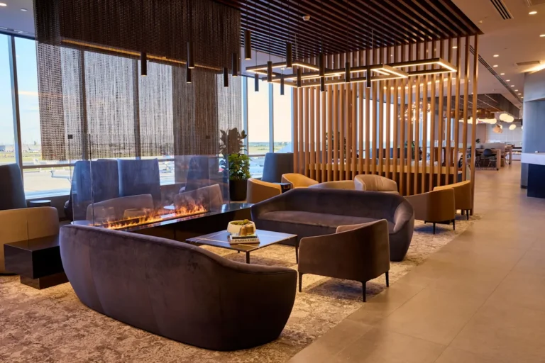 More travelers have lounge access than ever. Is that a good thing?