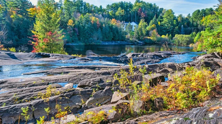 This Charming Ontario Town Is A Lake Lover’s Paradise With Scenic Waterfalls And A Welcoming Community