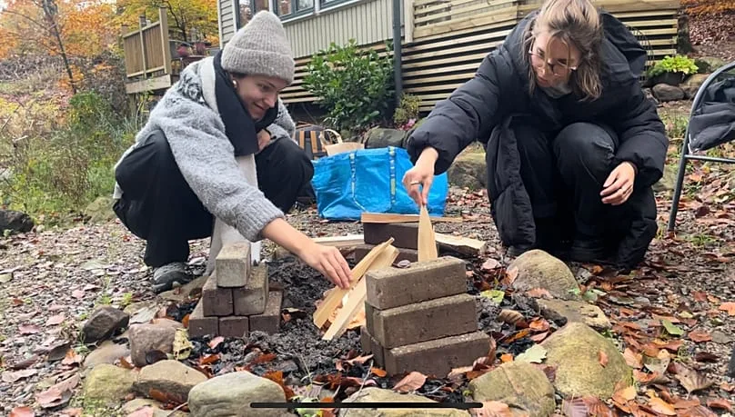 Holm says there was plenty to keep the sisters occupied without noise.