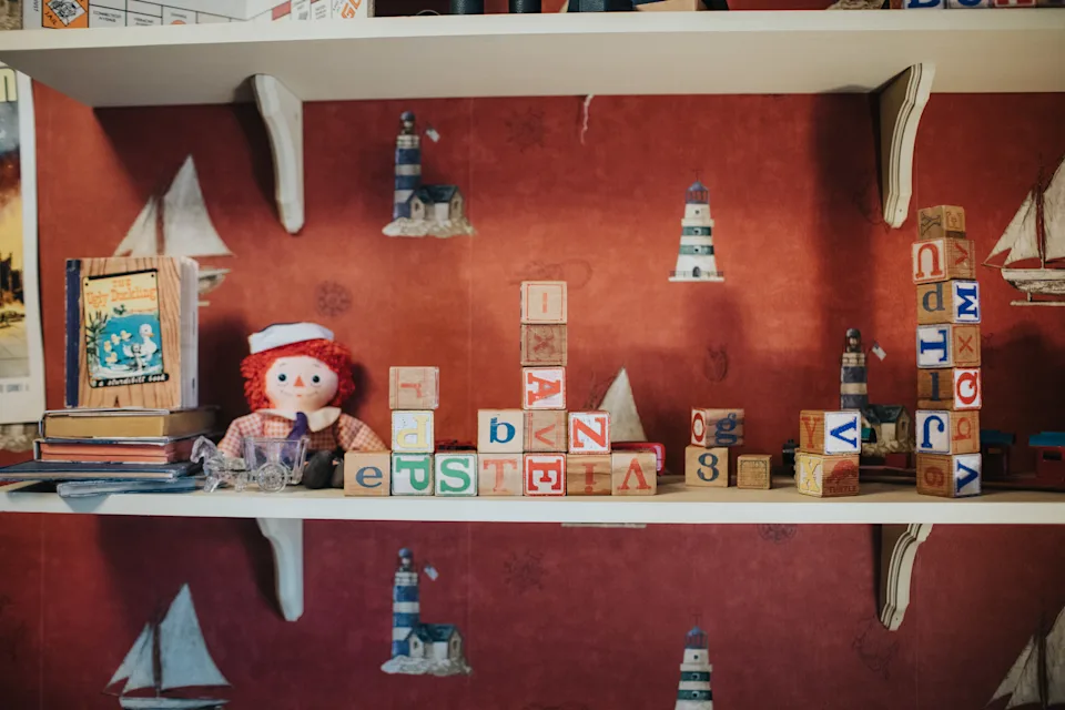 A Christmas Story house shelf