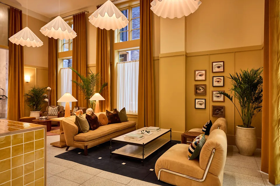 The lobby guest lounge at The Ann Savannah