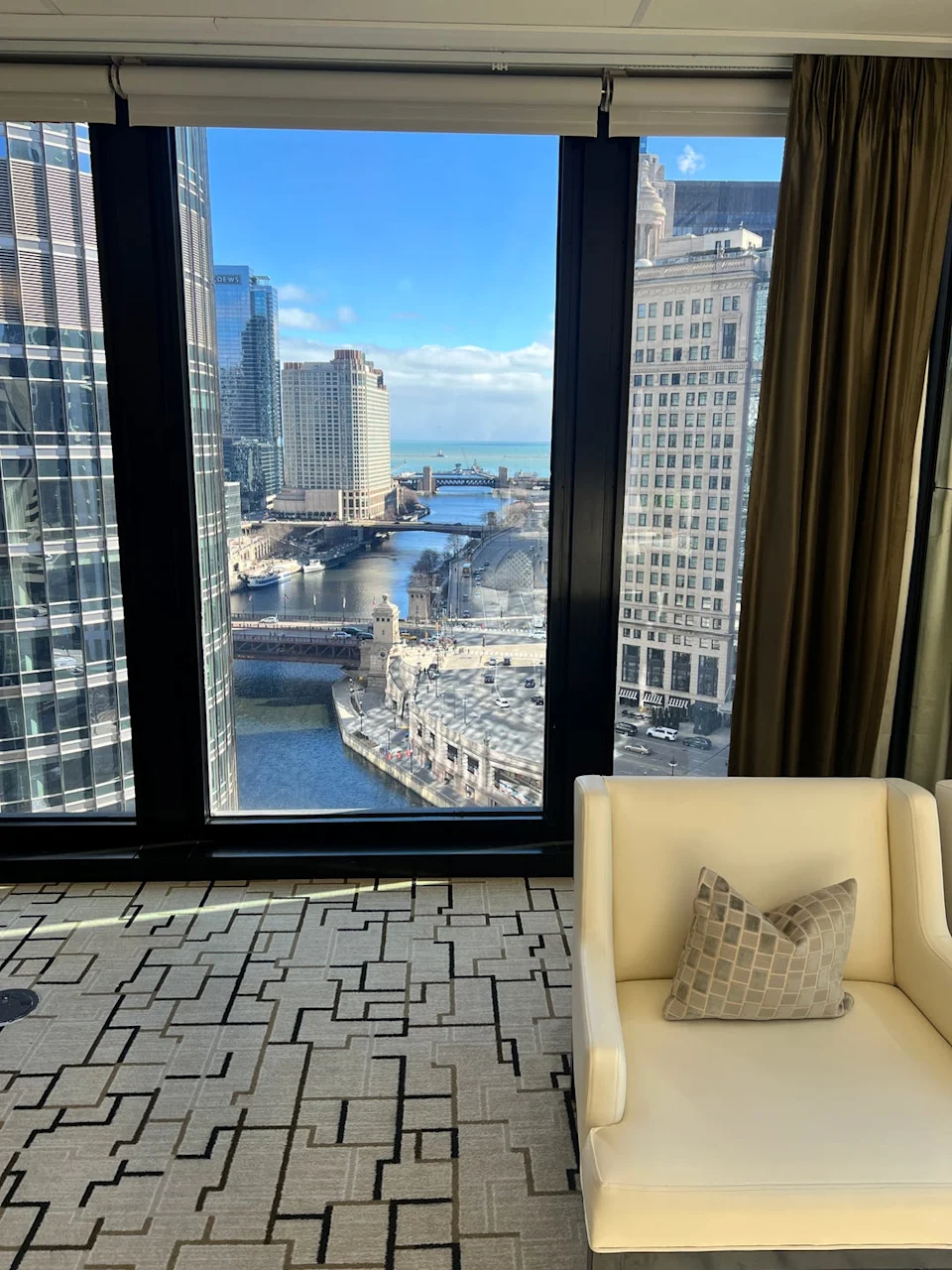 the langham club at the langham chicago