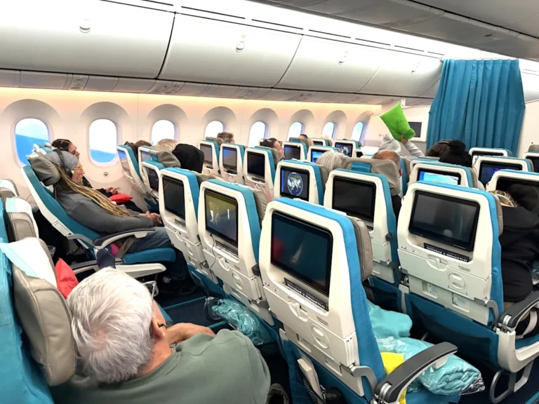 A new Northwestern study reveals the truth about air on airplanes