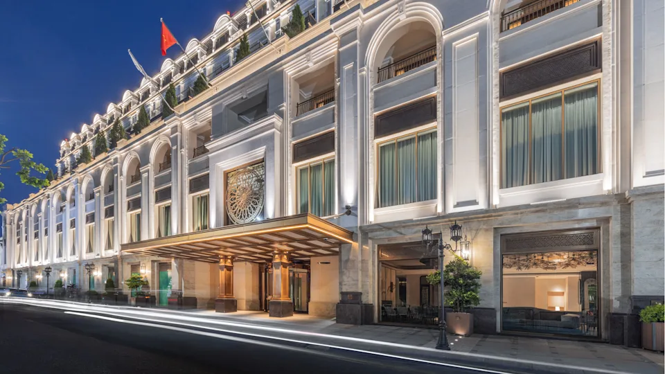 Four Seasons Hanoi celebrates the bustling capital's authentic heritage with French Colonial influences.