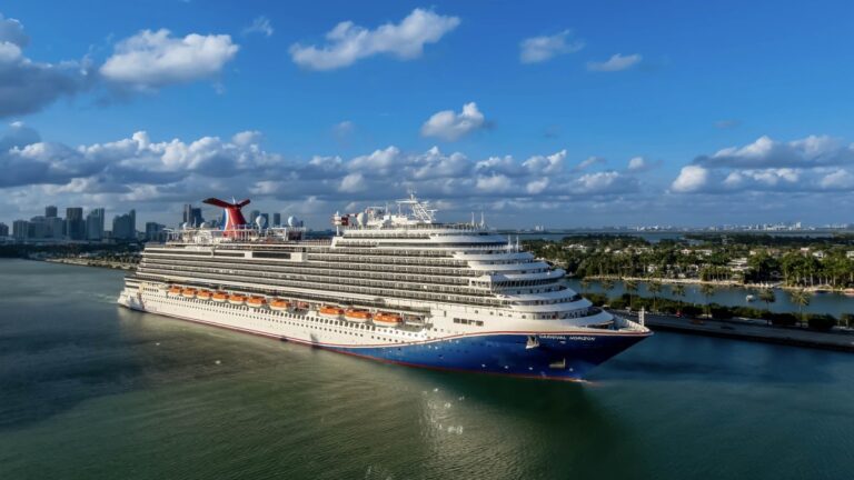 Carnival Cruise Line quietly increases a key onboard fee