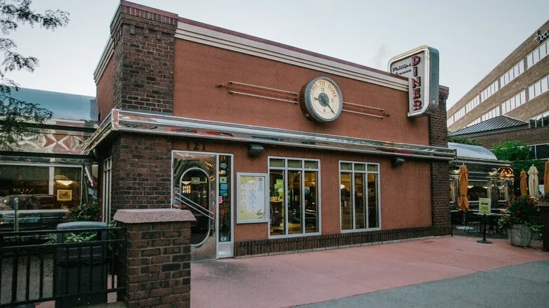 Exterior of Phillips Avenue Diner