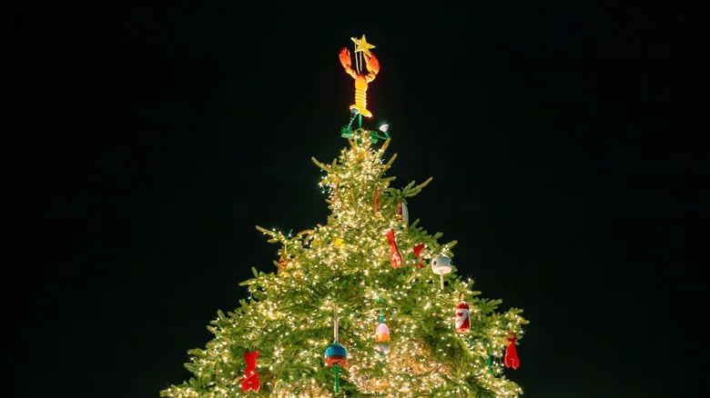 lobster christmas tree at kennebunkport maine