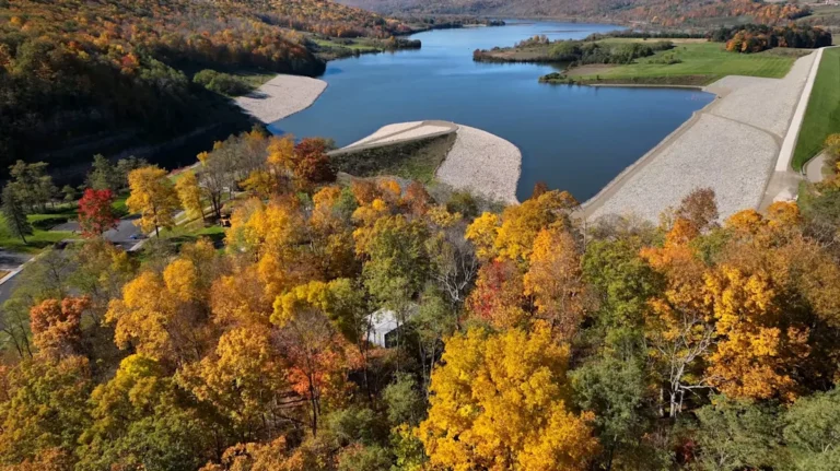 Near New York’s Border Is Pennsylvania’s Scenic Borough For Lake Recreation And Relaxation