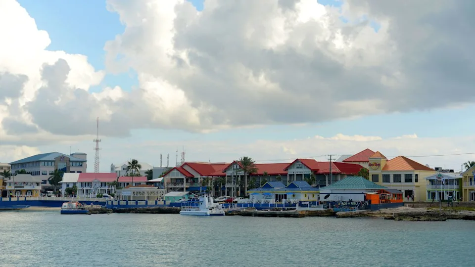 Tropical sea and blue sky in Koh Samui, Thailand