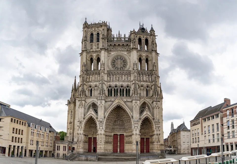 amiens cathedral exterior