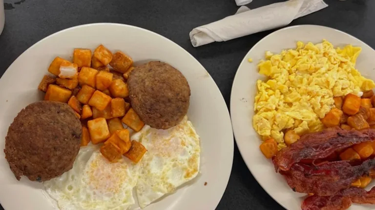 South Carolina’s Unassuming ’70s Appalachian Diner Is A Must-Visit Hailed By Celeb Chefs