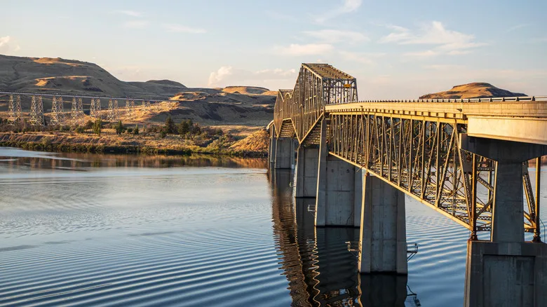 the Lyons Ferry Bridge south of Lyons Ferry State Park in Washington