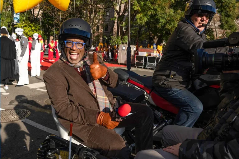 Al Roker Has a Brilliant In-flight Snack Hack—and It Uses All On-board Ingredients