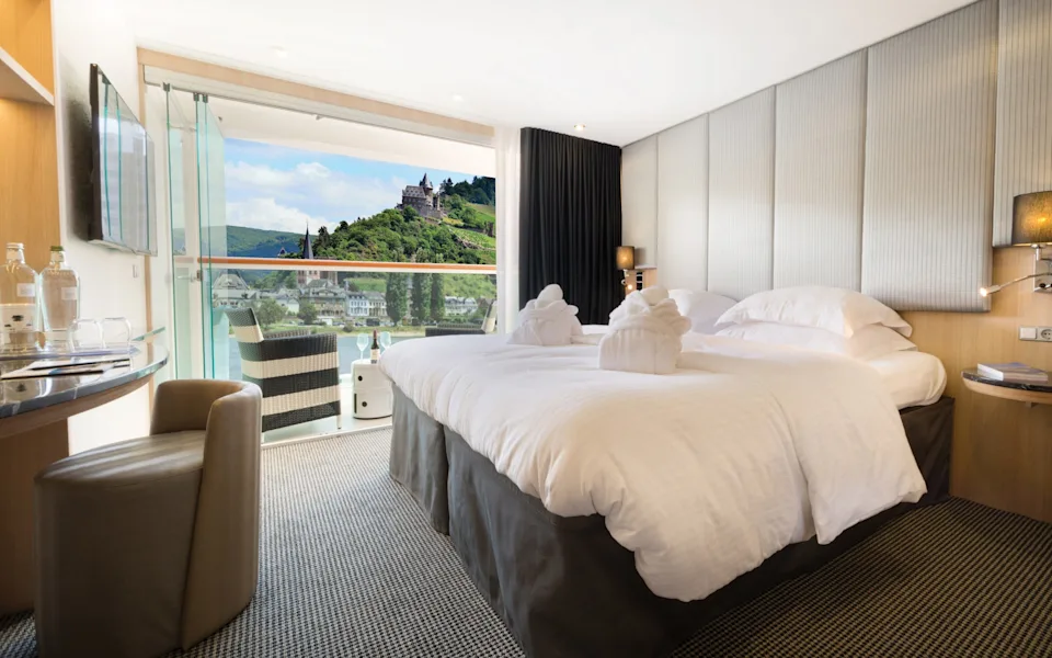 Scenic Gem; Seine river cruise