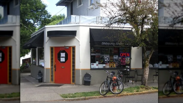 Exterior of Stepping Stone Cafe