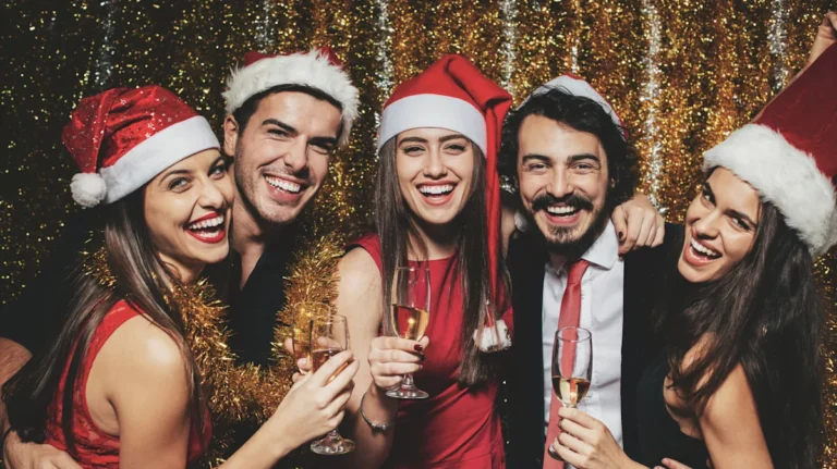 Don’t Miss These Over-The-Top Holiday Bars In 2025