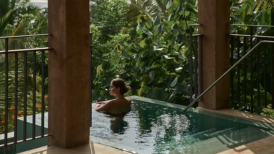 Ritz-Carlton Reserve Siari pool