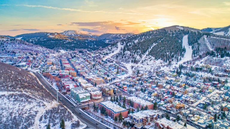 The World’s Best Ski Hotel Is A Utah Mountain Chalet With A Forbes-Rated Spa And Gourmet Meals