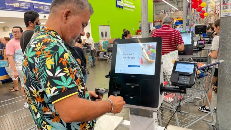 Sam’s Club Just Added This Decadent Festive Treat to Its Cafe and Shopper Say It’s ‘Santa-Approved’