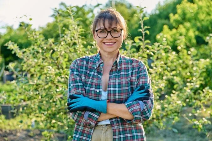 My husband looks at condos; I plant trees. (Shutterstock VH-studio)