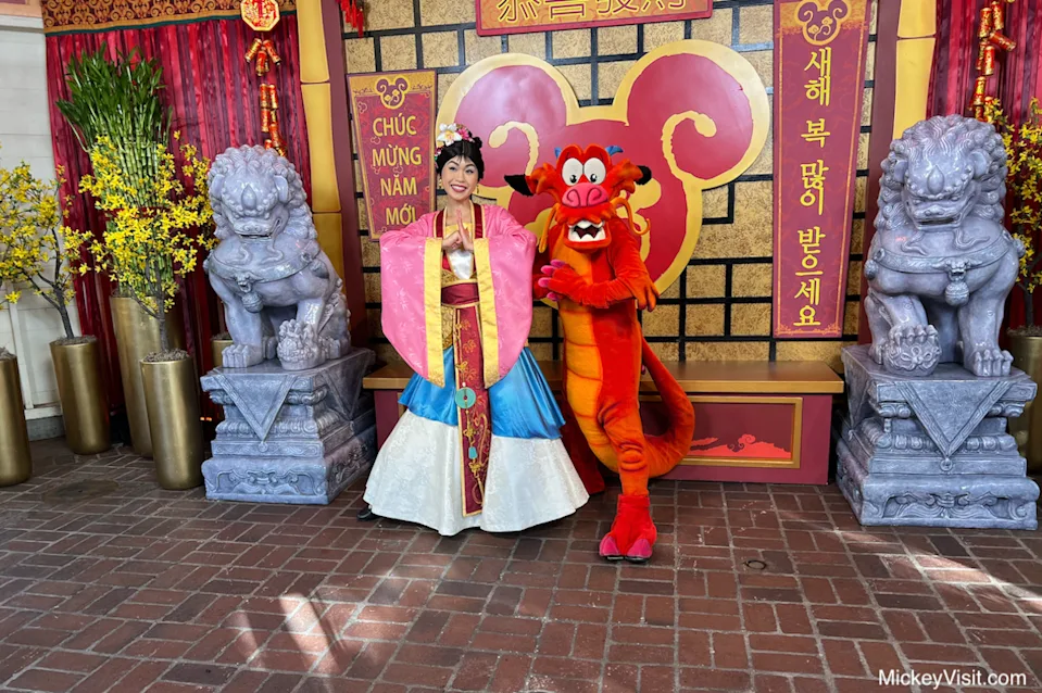 Mulan and Mushu Lunar New Year Disneyland