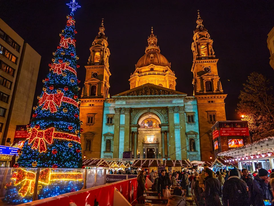 A wide shot of the Basilica Advent Market in Budapest.