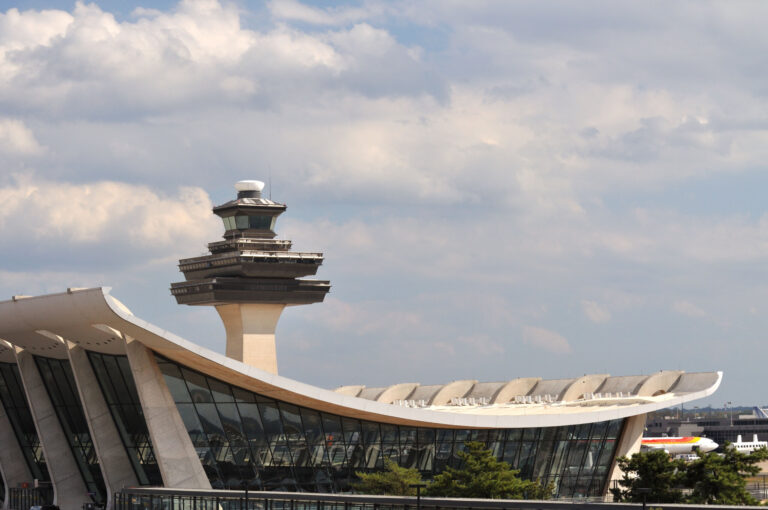 United Airlines flight safely returns to Dulles airport after engine failure during takeoff
