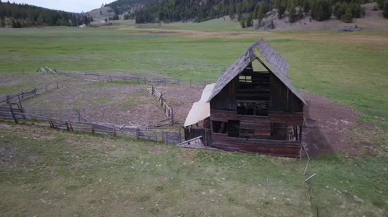 Old abandoned shack in Wauconda