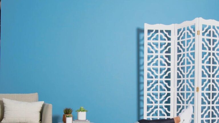 The Best Resistance Band Exercises for Stronger Legs, According to Trainers