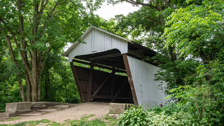historic covered bridge in Pickerington, Ohio