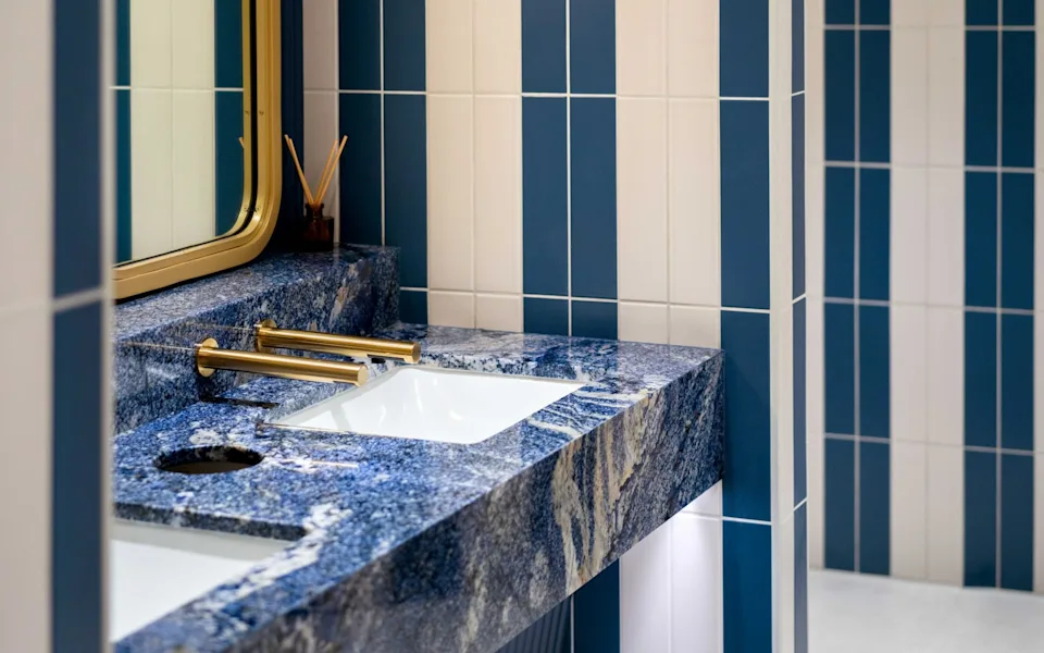 British Airways bathroom