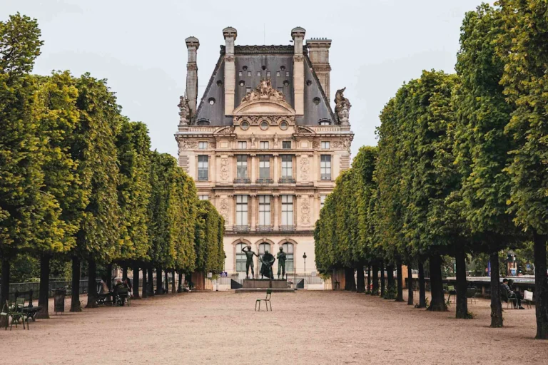 I’ve Lived in France for 10+ Years—Here Are 11 Hidden Gems in Paris You Won’t Find in Guidebooks