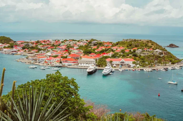 We Asked 7 Travel Experts Their Favorite Holiday Season Destination—and They All Said the Same Thing