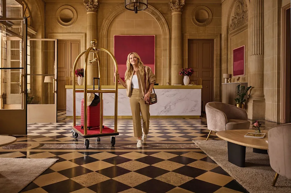 Wells Fargo A Wells Fargo Autograph Journey℠ card campaign photo.