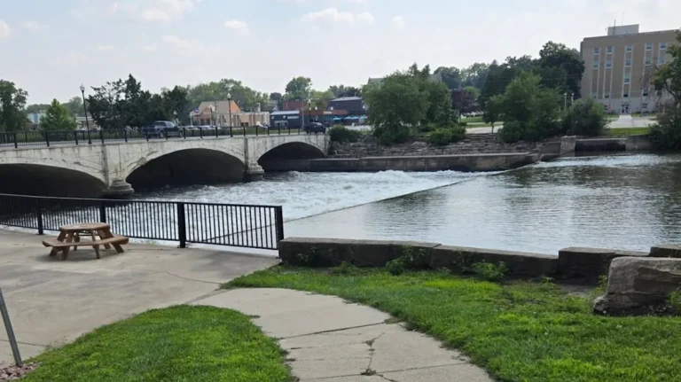 This Underrated City In Iowa Is An Exciting Escape With Kayaking, Scenic Trails, And A Creative Arts Scene