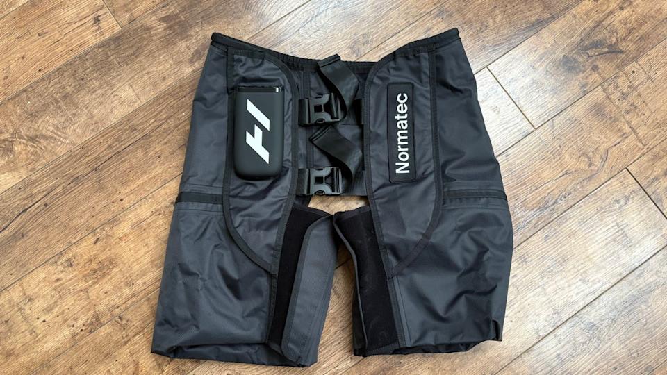  Hyperice Normatec Elite Hips. 